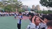 挖槽💥中学班赛惊现后场超超超远三分绝杀！！这能吹一辈子！