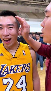 都有点水平！詹密和科密线下1v1单挑 还挺和谐