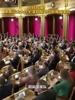 别样应援！挪威议会大厅上演划船动作助威国家队！